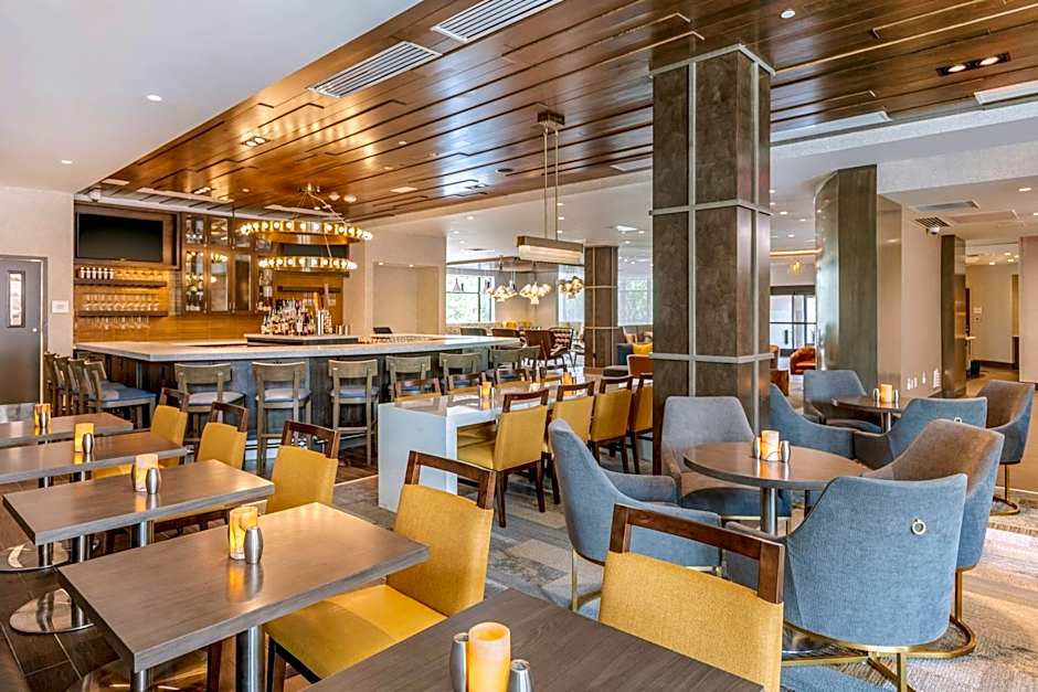 DoubleTree by Hilton Charleston Riverview