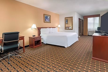 2 Queen Beds, Pool View, Non-Smoking