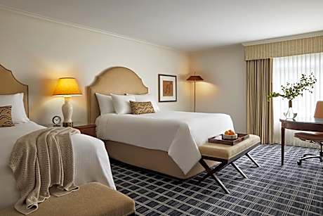 Courtyard View Queen/Queen Mobility Accessible