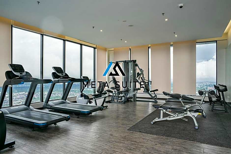 Sky pool 4 star hotel grade stay in i-City