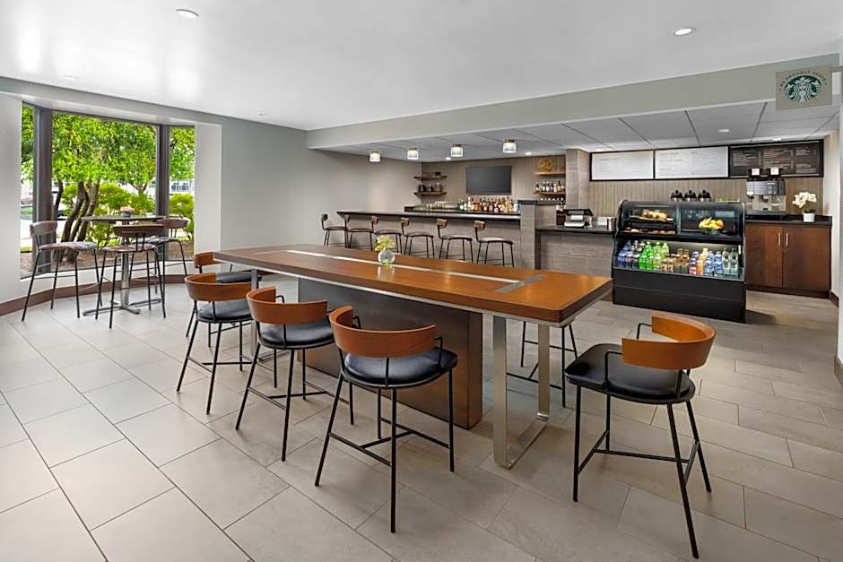 Courtyard by Marriott Manchester-Boston Regional Airport