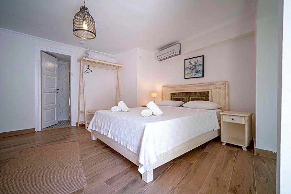 Lunas Alaçatı