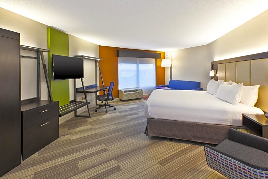 Holiday Inn Express & Suites Chicago-Midway Airport, an IHG Hotel