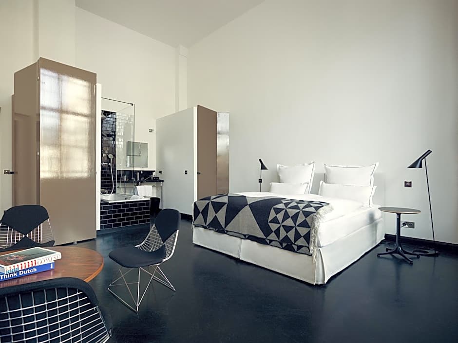 THE QVEST hideaway