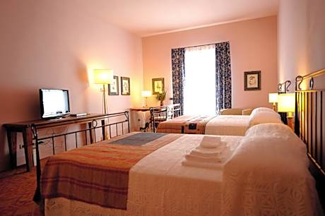 Deluxe Queen Room with Two Queen Beds