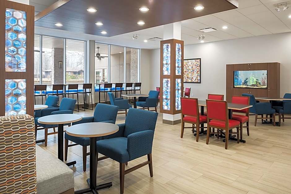 Holiday Inn Express & Suites West Plains Southwest By IHG