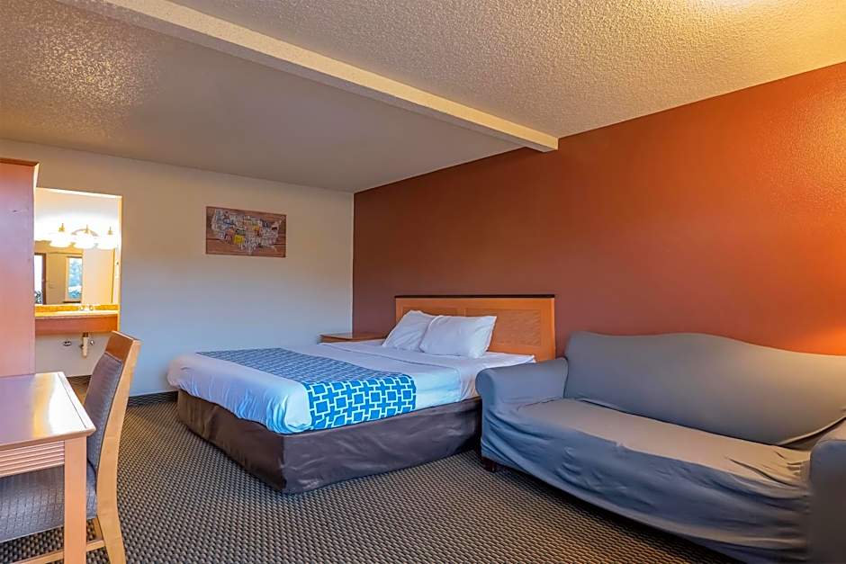 OYO Hotel Chehalis I-5 South