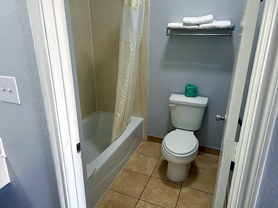 Scottish Inn & Suites