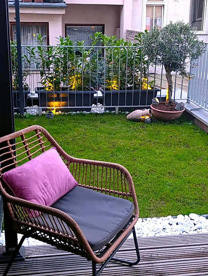 BOSSA CITY Design Apartments