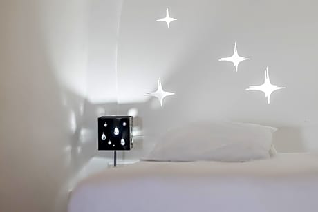 Astrophelia Suite with Hot Tub and Caldera View