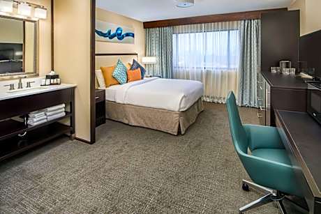 Urban Queen Room