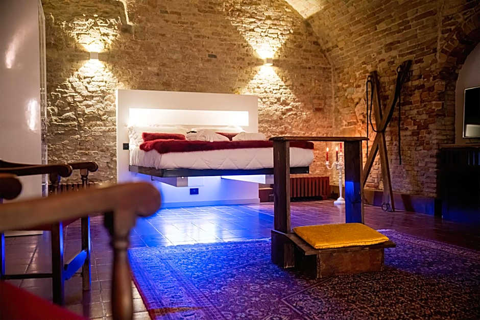 Superior 1 King Bed — 7 fotoğraftan 1. fotoğraf