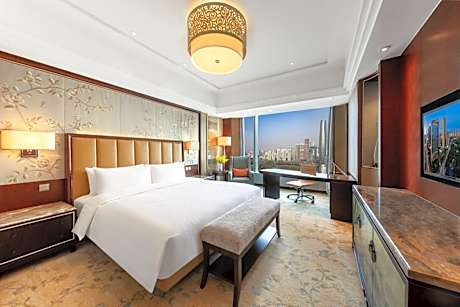 Deluxe King Room with Lake View