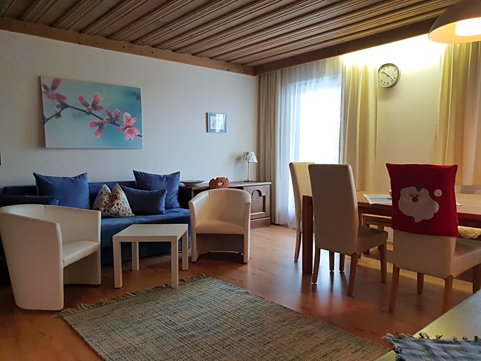 Bhome Gästehaus b&b / Apartments