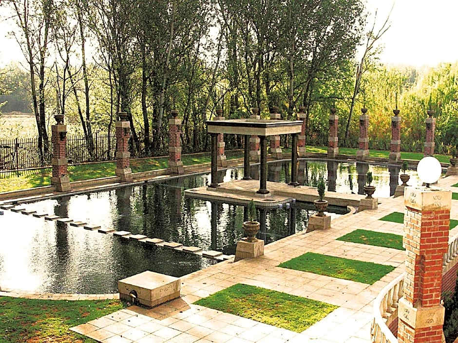 Velmore Hotel Estate