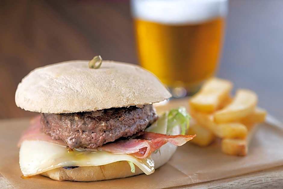 AC Hotel by Marriott Sevilla Forum