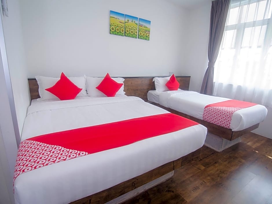 OYO 836 Mandurah Room & Cafe