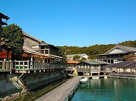 Japanese-Style Room with Shared Bathroom and Ocean View