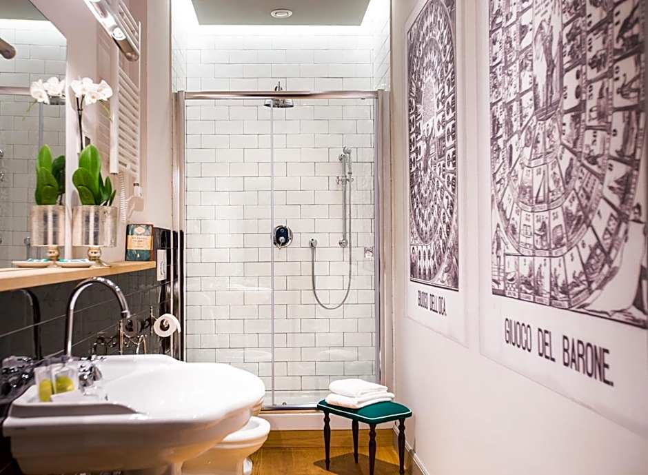 Soprarno Suites