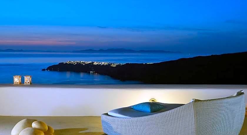 White Santorini Suites & Spa