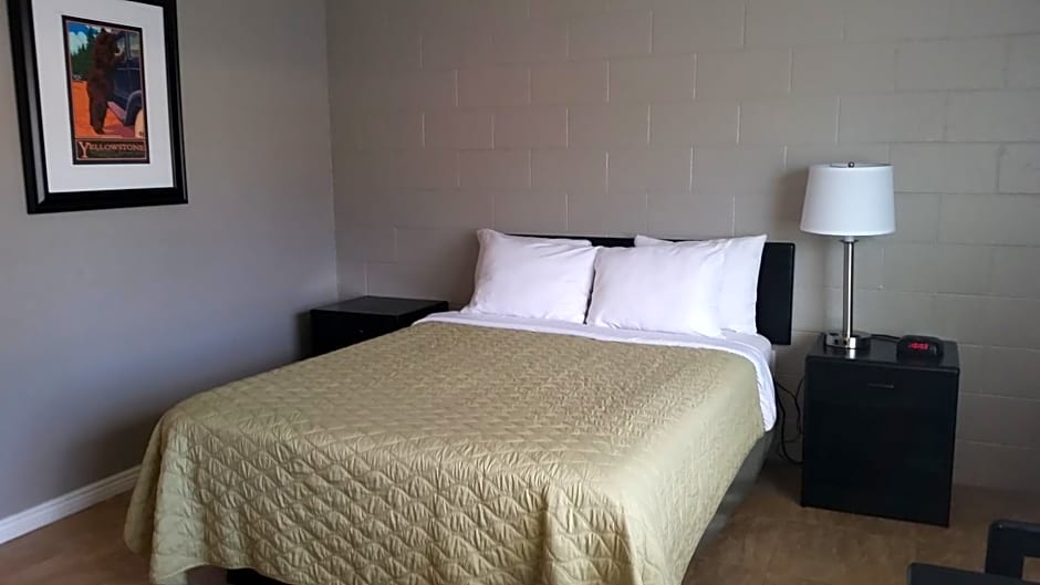 Motel West