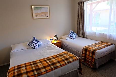 Family Room with Garden View