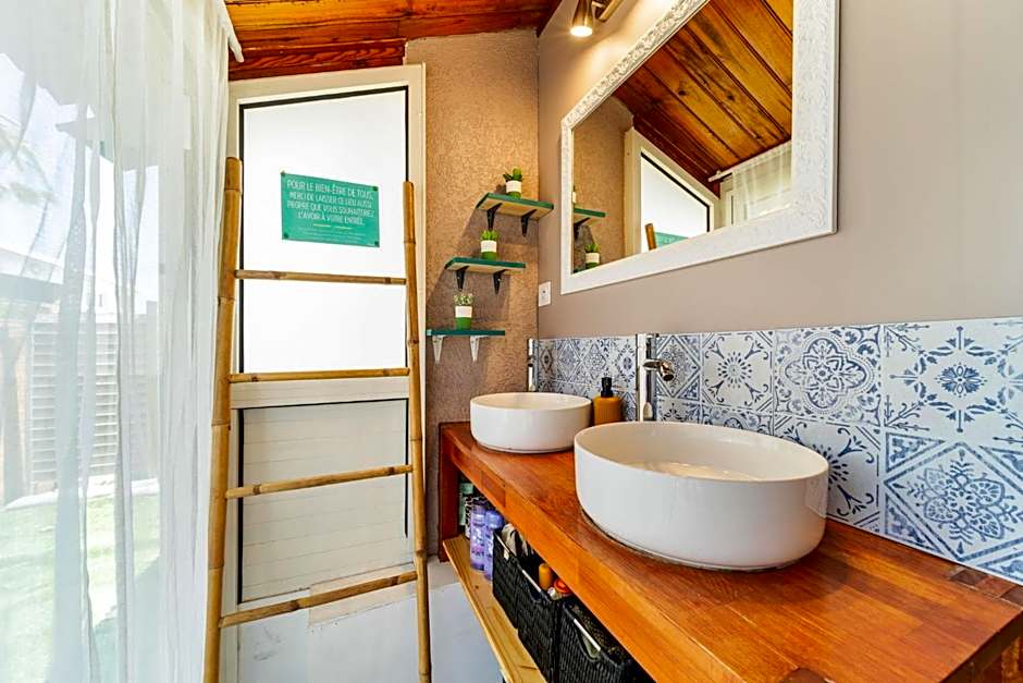 Les Baroudeurs Hostel