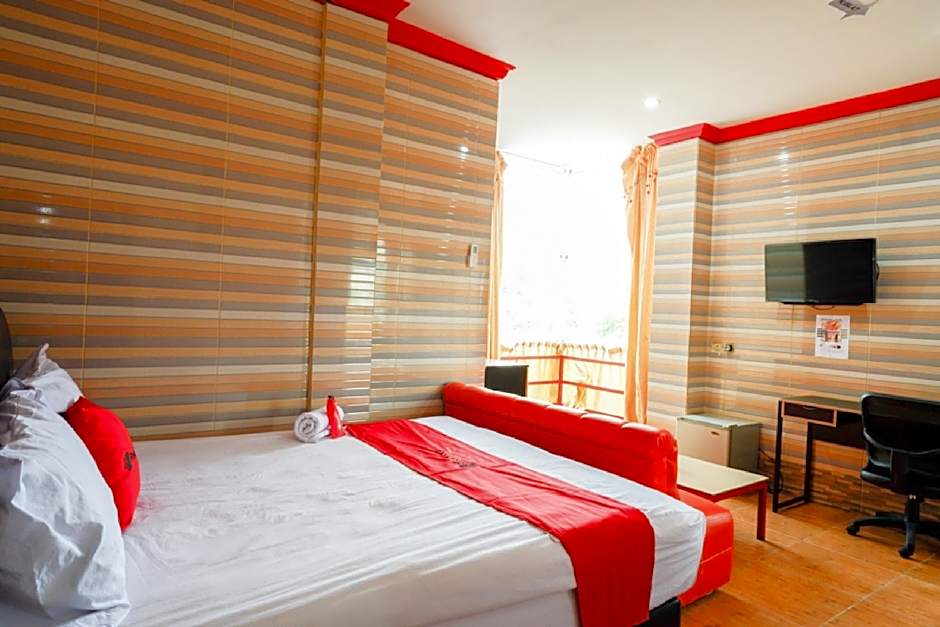 RedDoorz near Kendari Beach 2