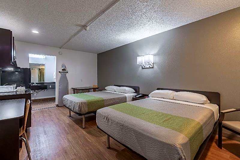 Motel 6-Bryan, TX - University Area