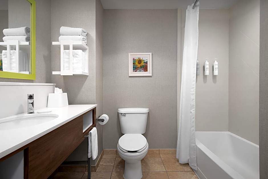Hampton Inn By Hilton Knoxville-North