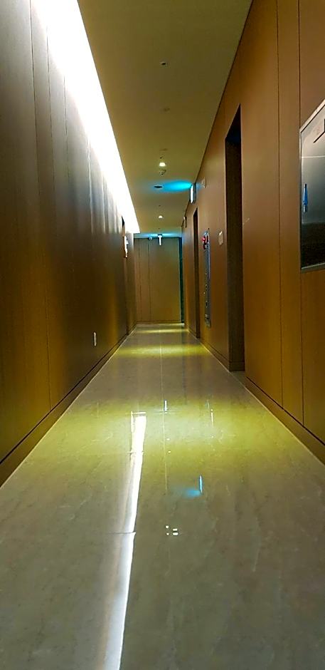 Guri Galmae Indi Present Hotel