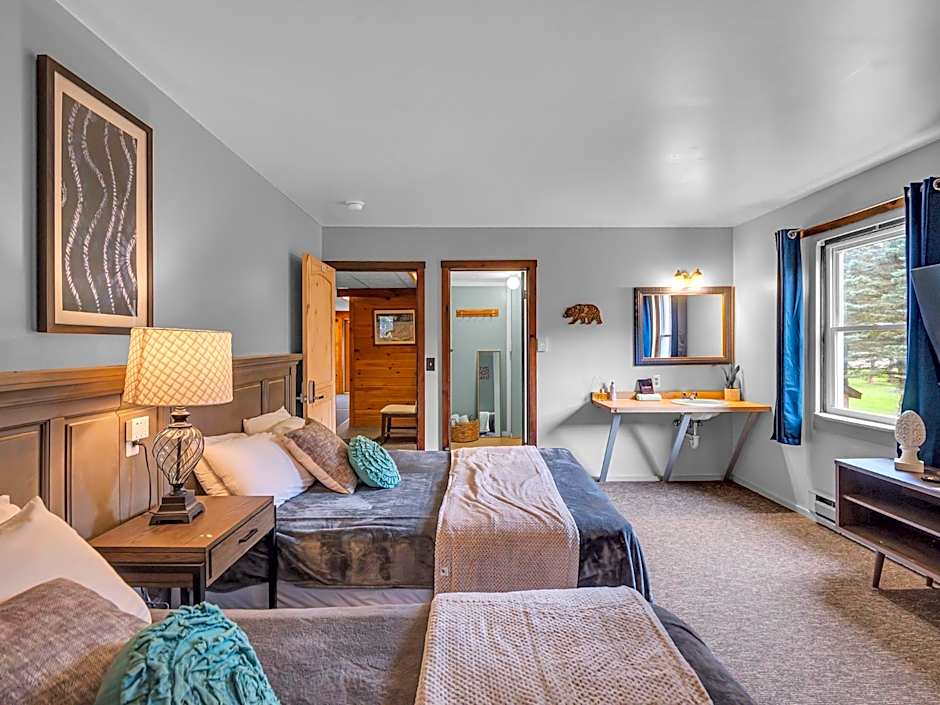 Timberline Lodge, Downtown Ellicottville - Near Ski Resort