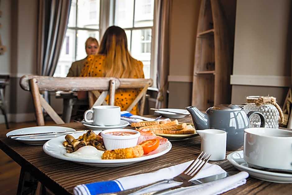 Delmont Hotel & View Restaurant