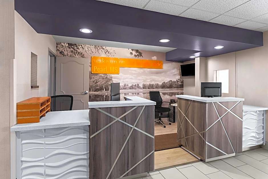 La Quinta Inn & Suites by Wyndham Jackson Airport/Pearl