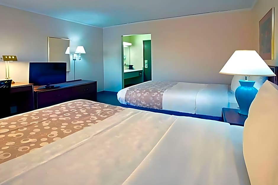 Norwood Inn & Suites Indianapolis East Post Drive