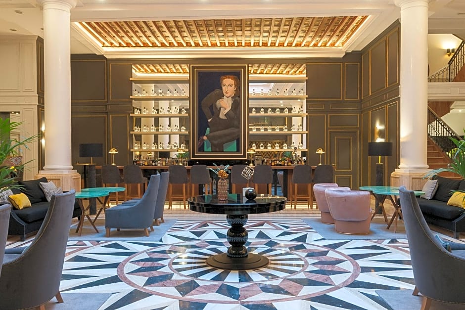 Eugenia de Montijo, Autograph Collection by Marriott