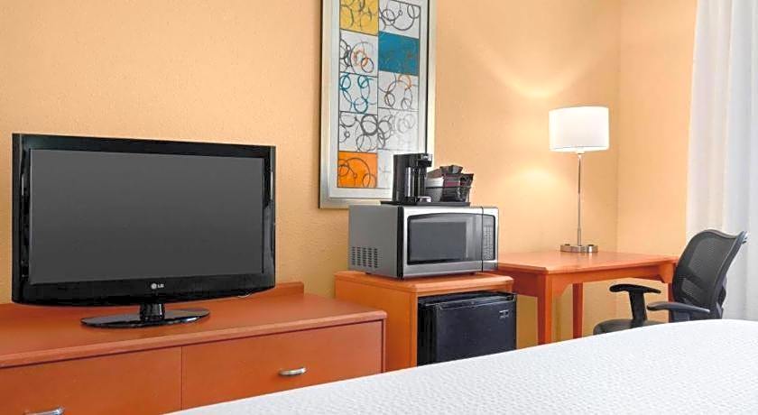 Dubuque Inn and Suites
