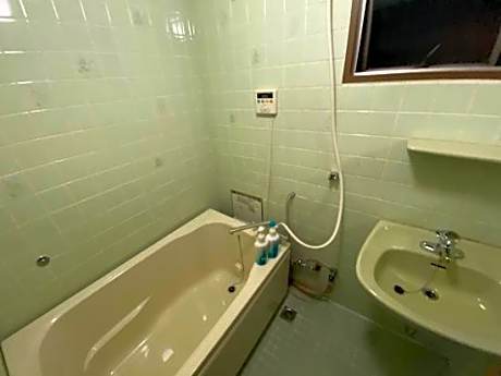 Yoyogi Apartment 2-401