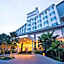 Grand Riverside Hotel