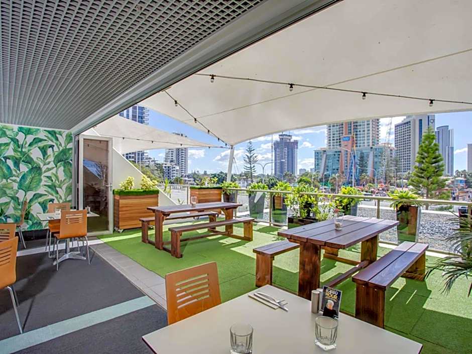 Mantra on View Hotel