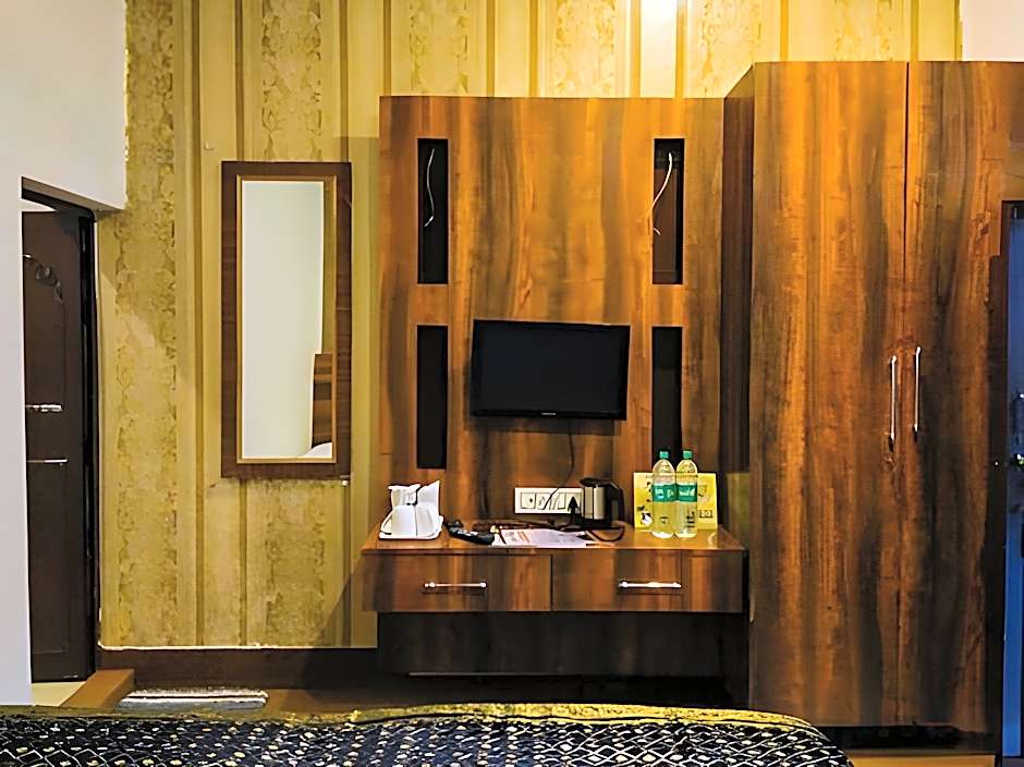 Dwivedi Hotels Sri Omkar Palace