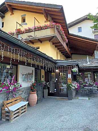 Hotel Coeur Du Village