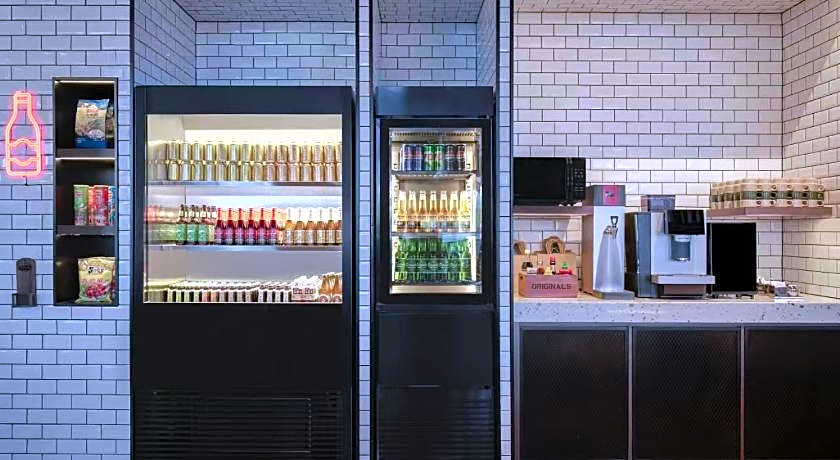 Moxy Ningbo Old Bund