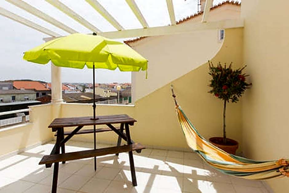 Pineapple Surf House