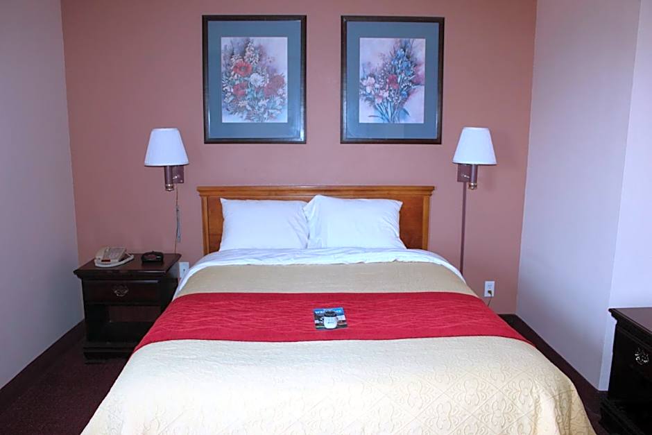 Super 8 by Wyndham Chenoa