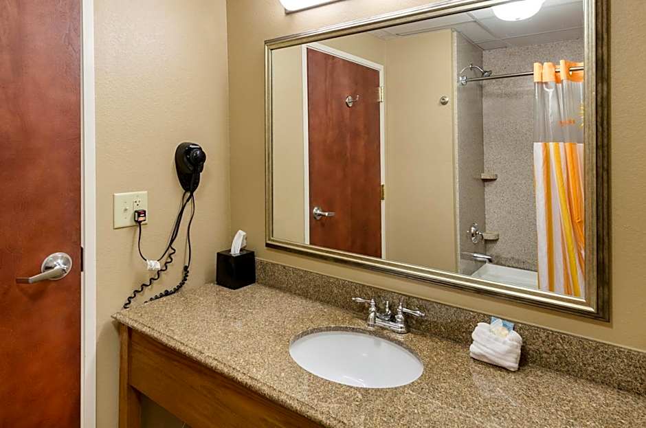 La Quinta Inn & Suites by Wyndham Boone University