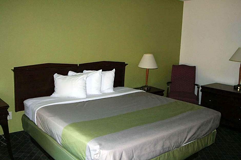 Travelodge by Wyndham Roanoke