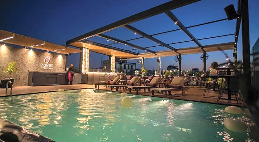 O Monot Luxury Boutique Hotel