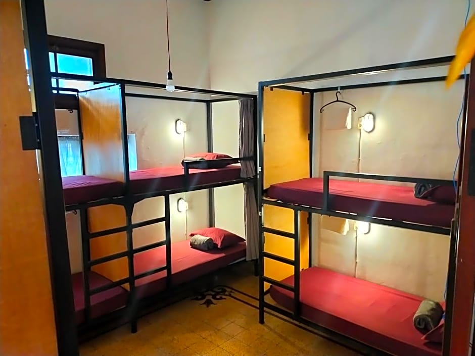 SEMERU HOSTEL MALANG