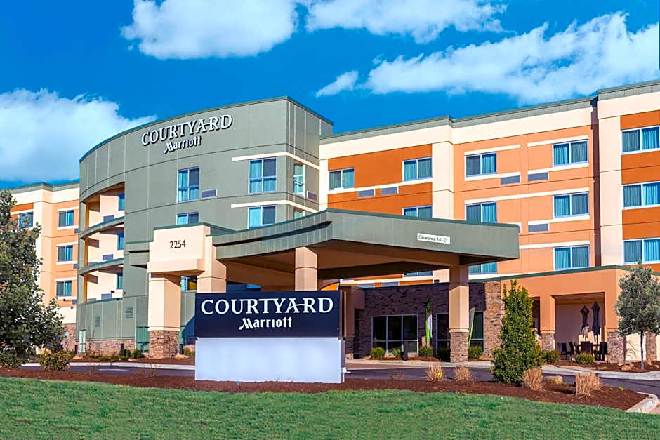 Courtyard by Marriott Somerset